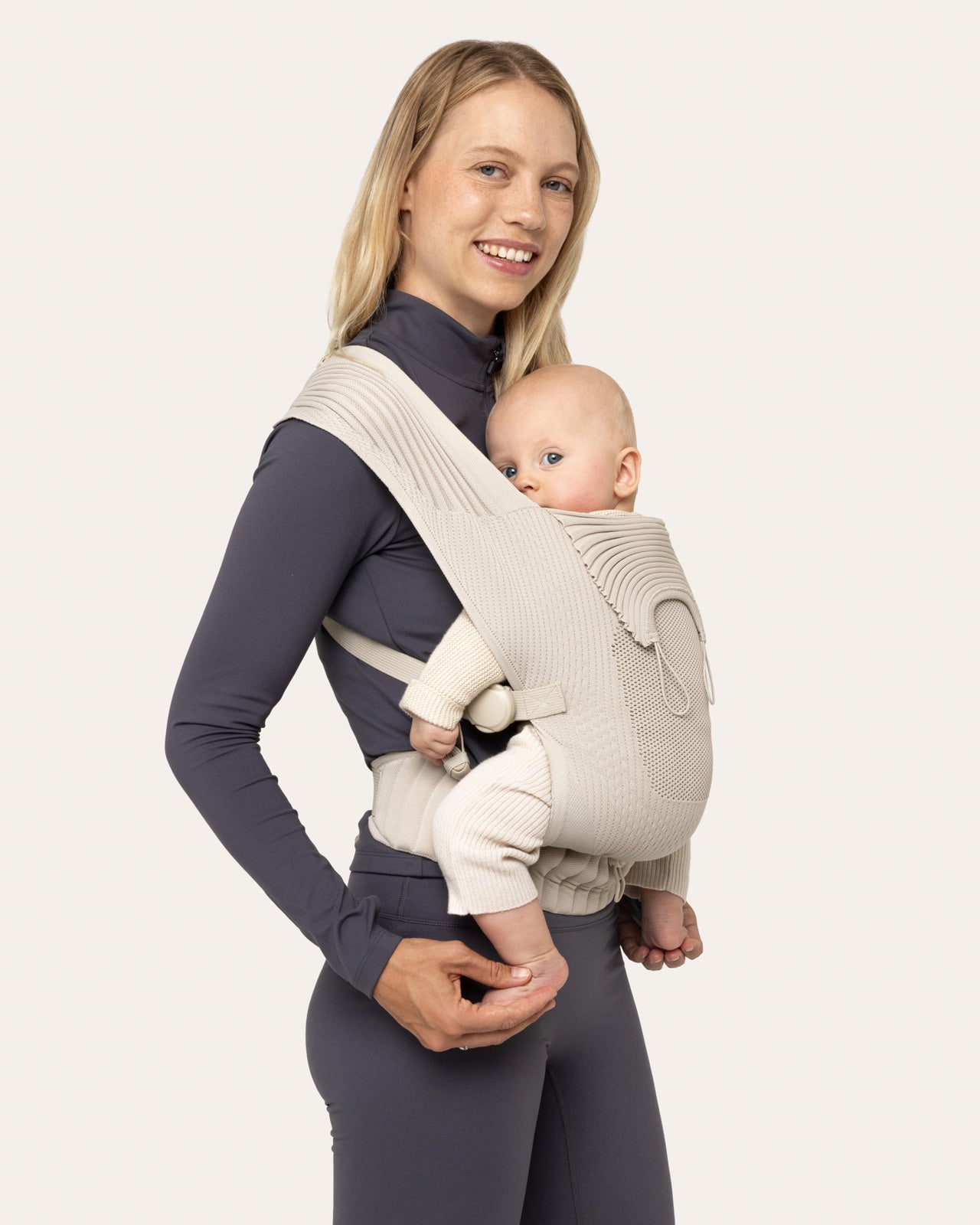 Flybaby Nosidełko All Cream – kremowa dzianina 3D, kremowe taśmy i klamry
