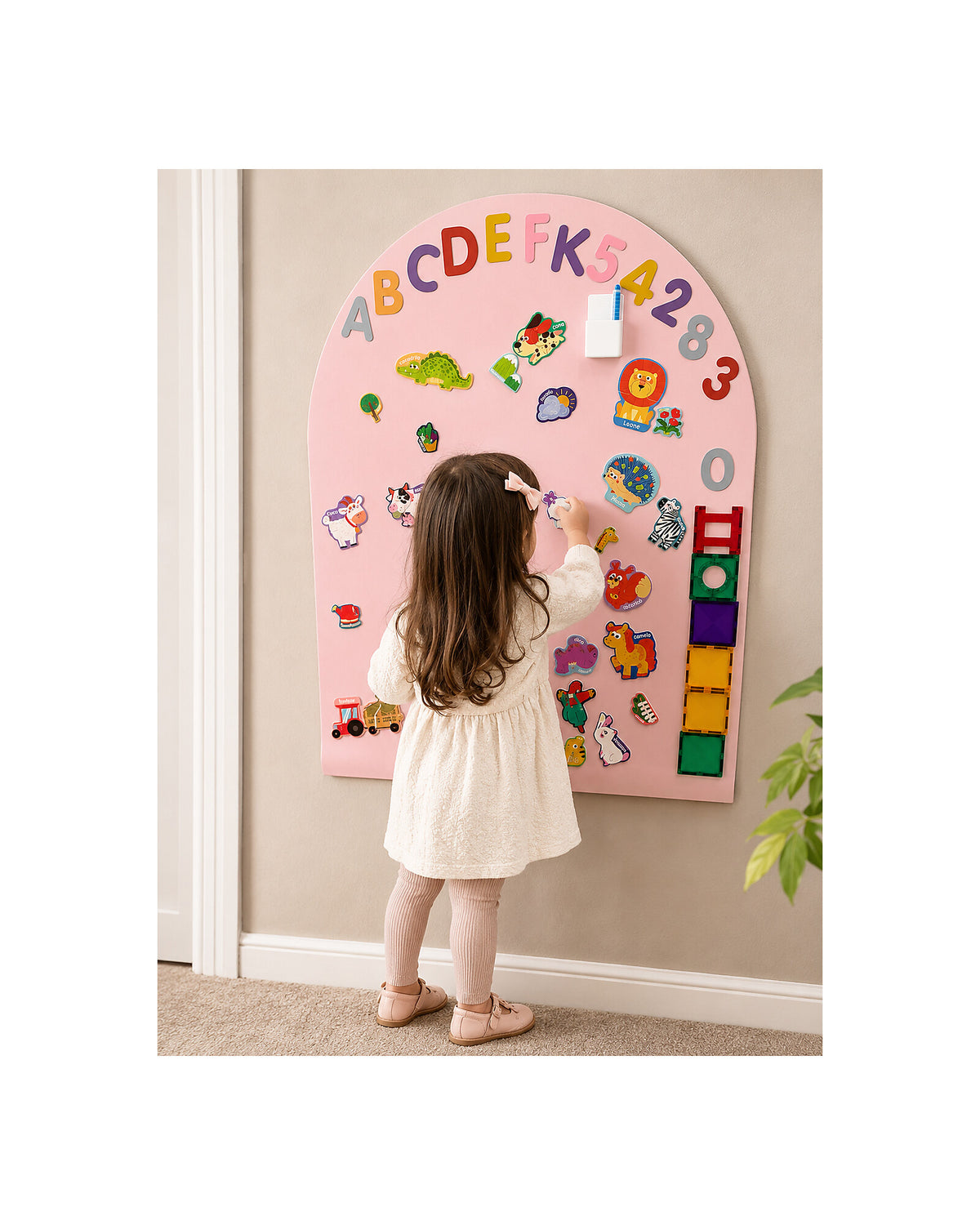 Family Nation MagneKids magnetyczna tablica samoprzylepna Arch 95×60 cm – Dusty Pink