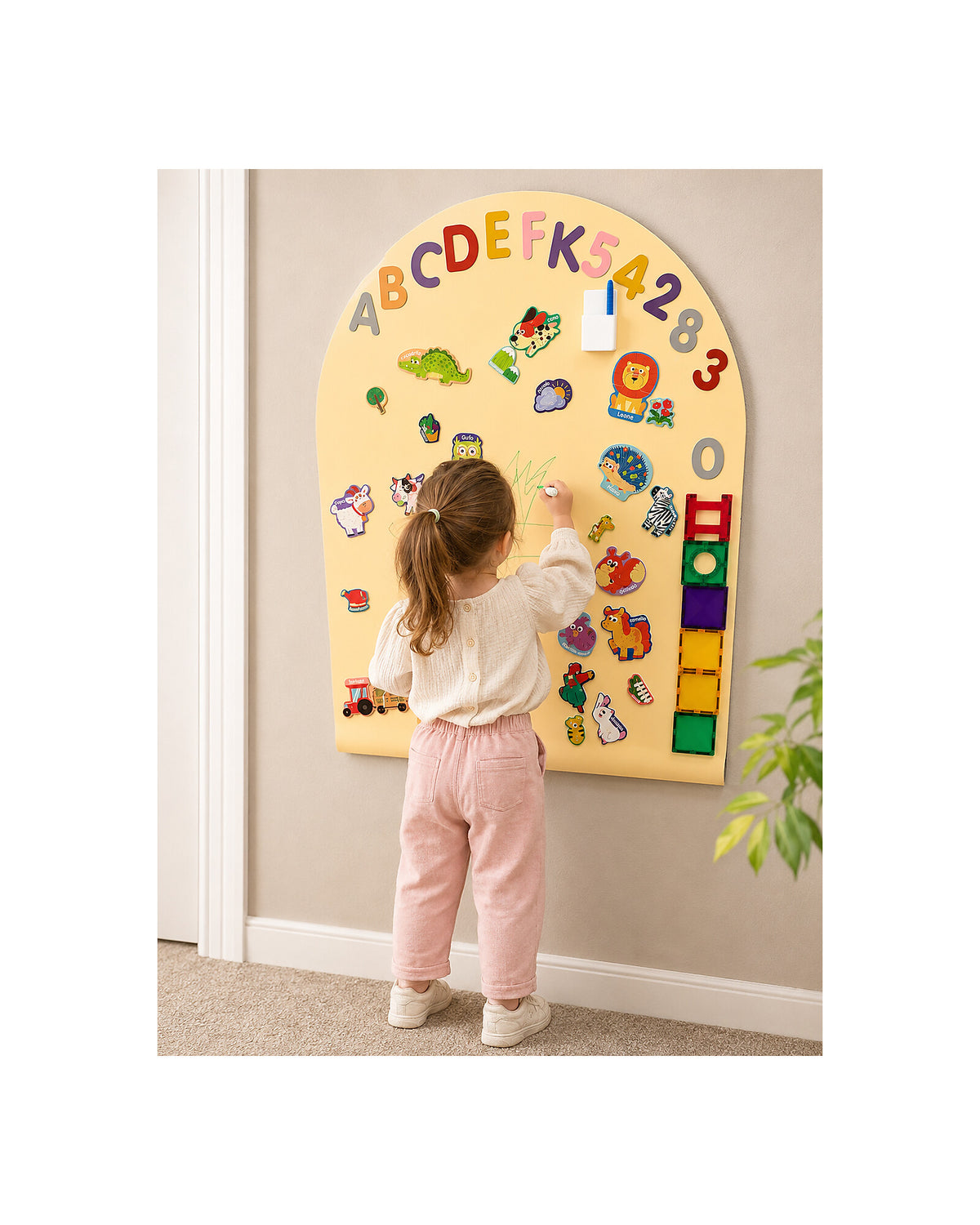 Family Nation MagneKids magnetyczna tablica samoprzylepna Arch 95×60 cm – Sand